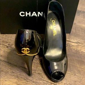 Chanel Black Patent Heels - Peep Toe w/ Logo 39.5